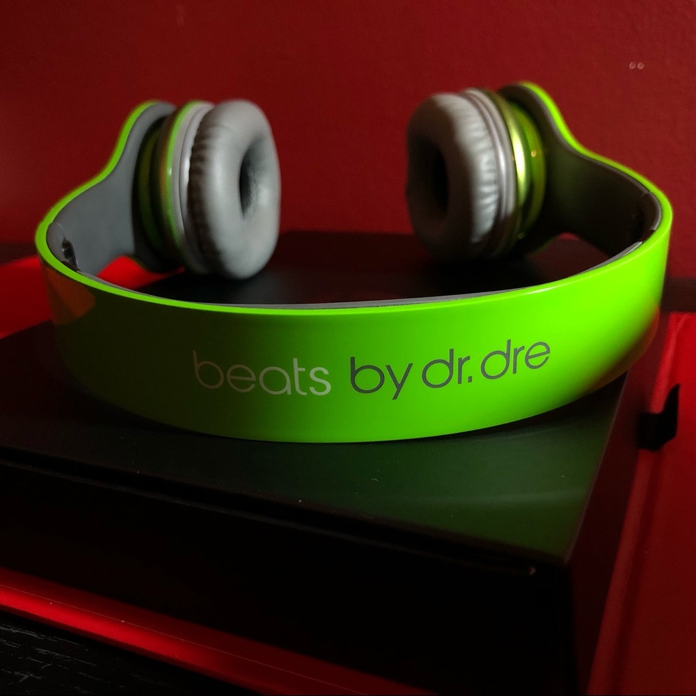 beats by dr. dre solo HD headphones